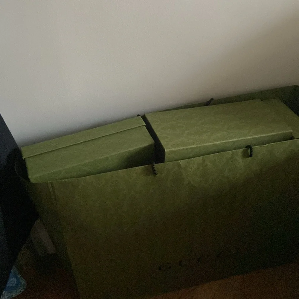 New GUCCI huge shopping paper bag   Green 30x22x10
